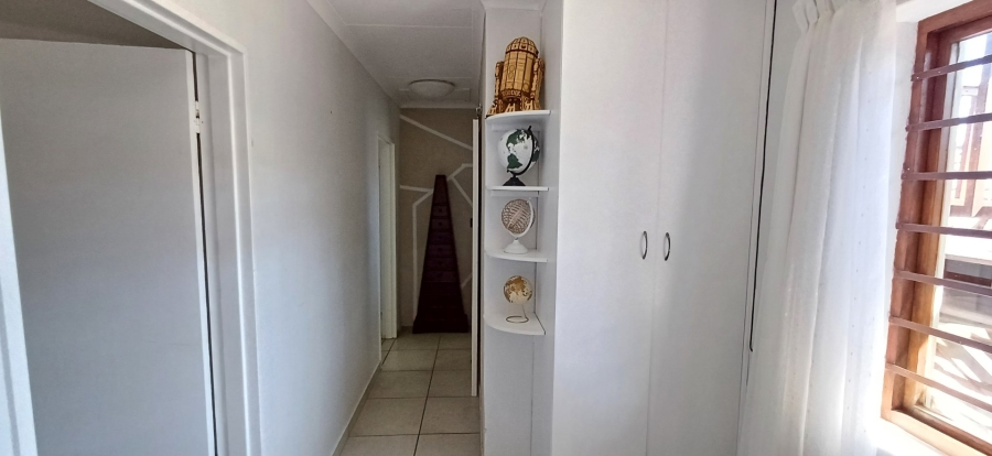 2 Bedroom Property for Sale in Dana Bay Western Cape